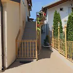 Amore House With Apartment